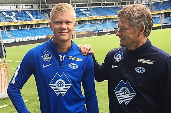 国足备战强度升级，全队深夜加练