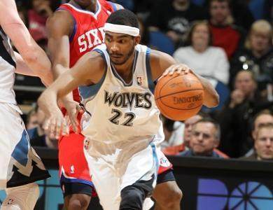 福布斯穿7号替补登场，是马丁内斯执教后第14位完成首秀球员