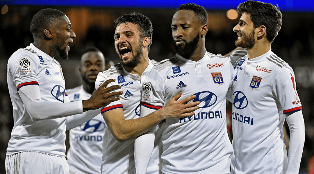 篮球NBA巨星单场暴砍52分，再次刷新个人纪录