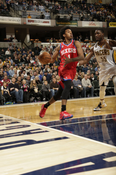 世体：西甲派代表考察巴萨临时球场，确保与瓦伦比赛顺利进行